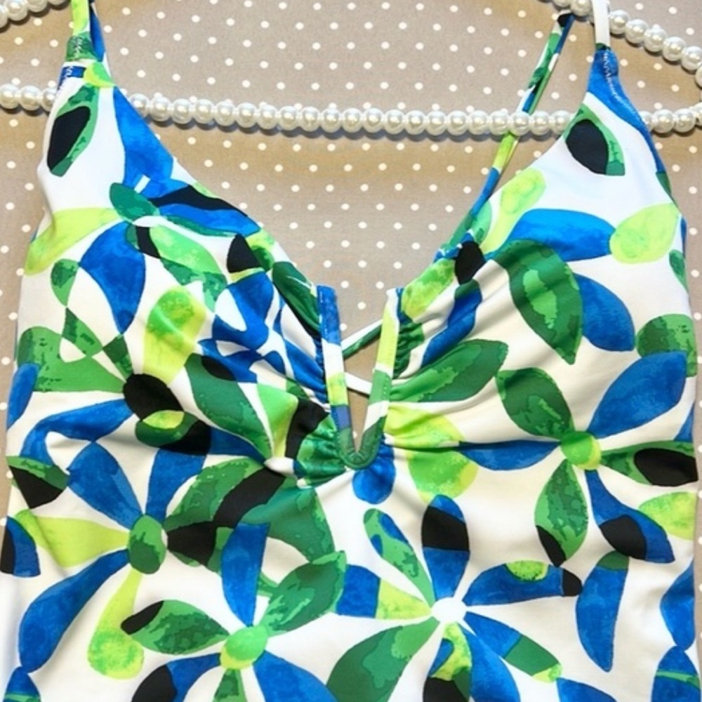 Sanctuary One Piece Swimsuit - Picture 2 of 8